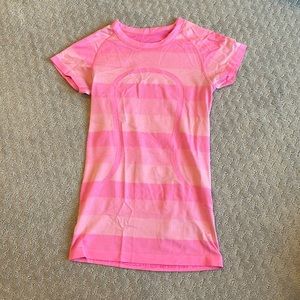 Lululemon shortsleeved top